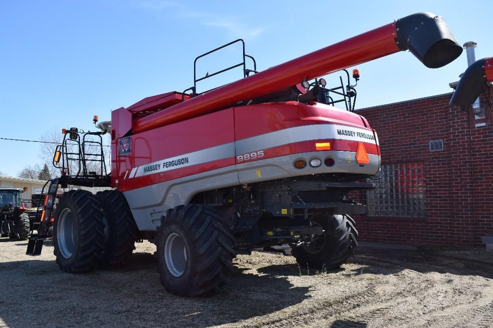 2011 Massey Ferguson 9895