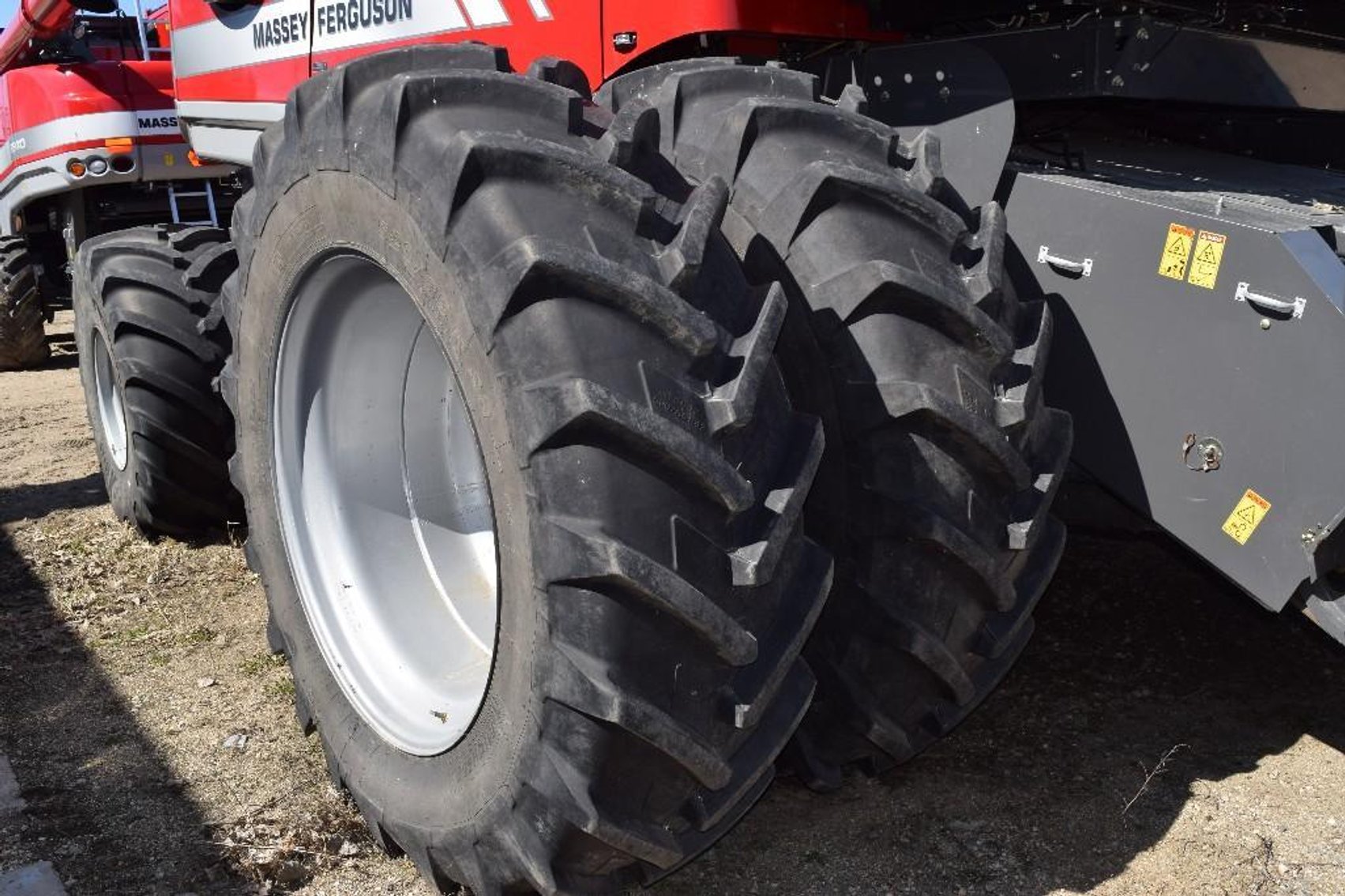 2011 Massey Ferguson 9895