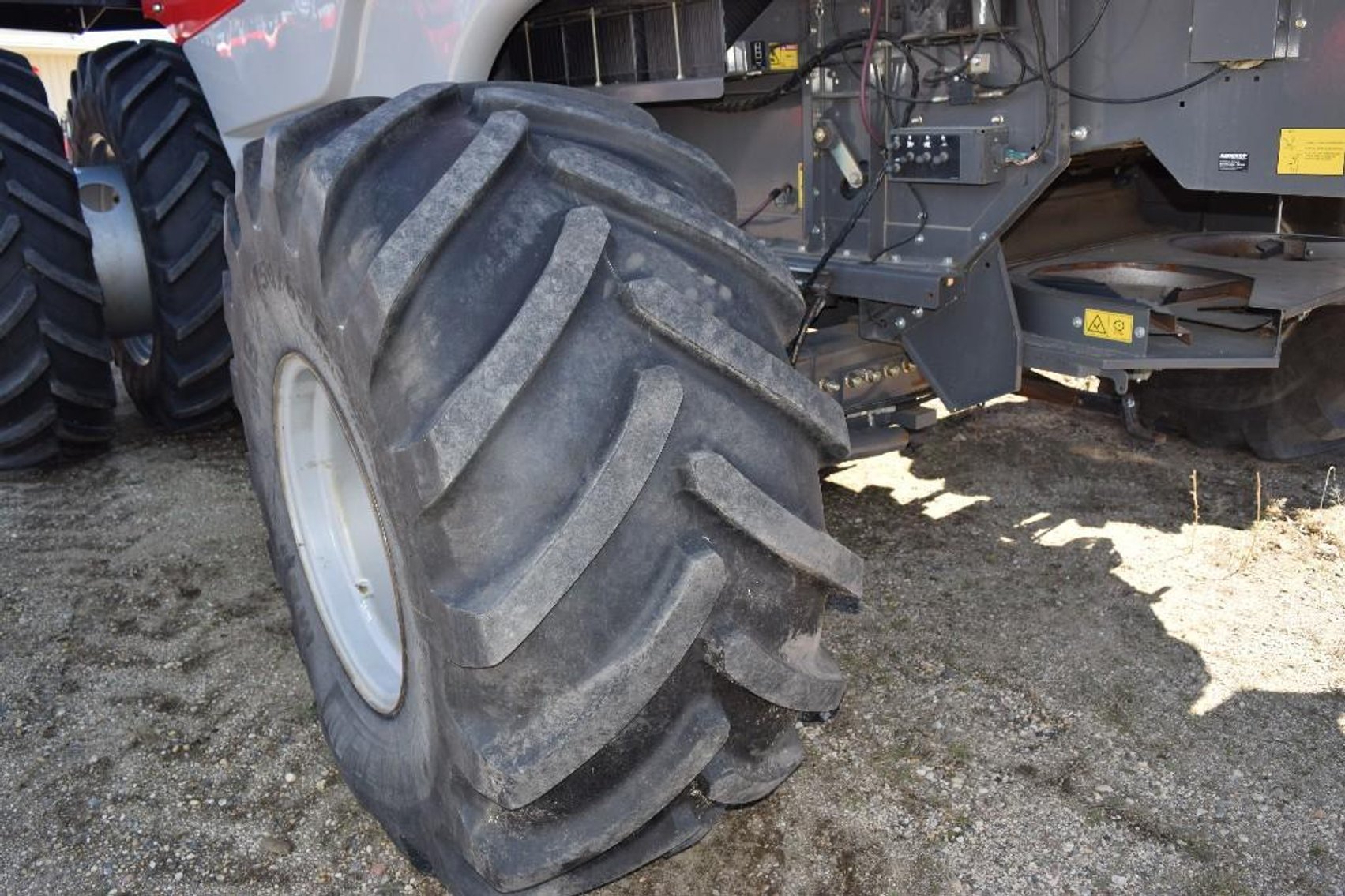 2011 Massey Ferguson 9895