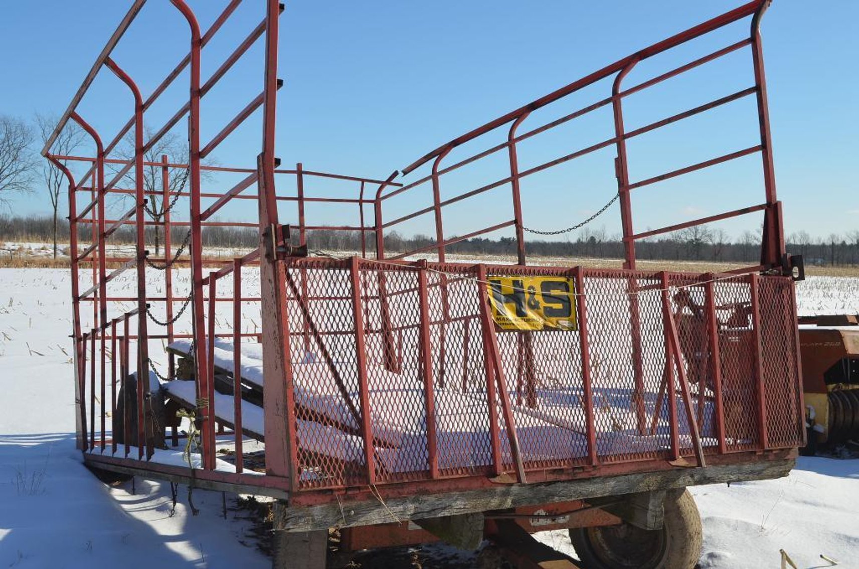 IH Tractor - Barko Feller Buncher - Farm Equipment