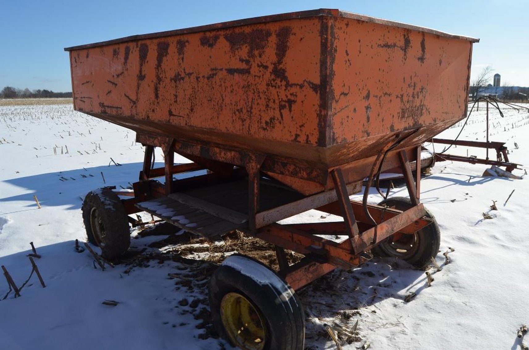 IH Tractor - Barko Feller Buncher - Farm Equipment