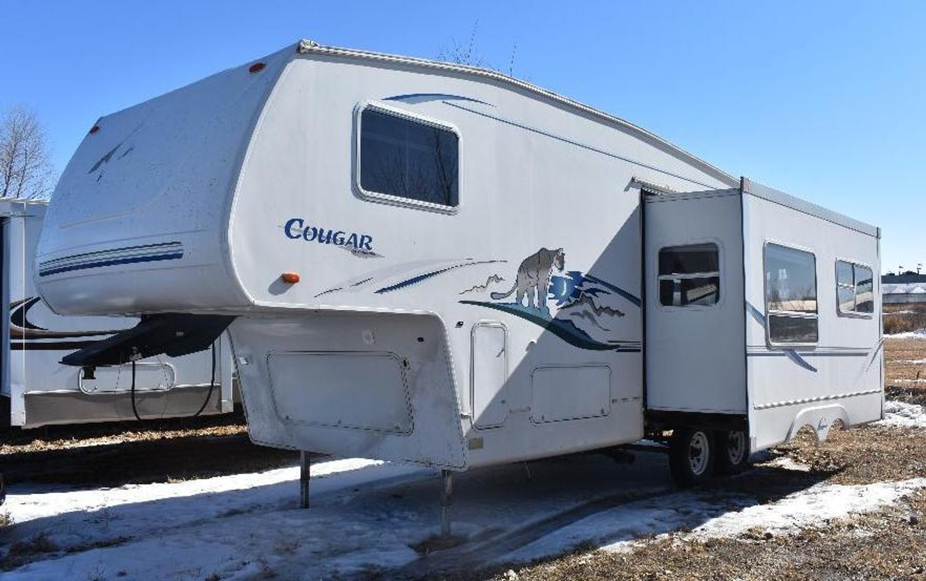 10 Units: (2) Motorhomes, 5th Wheels & Bumper Hitch Campers