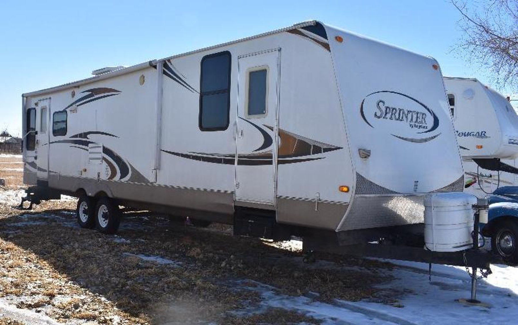 10 Units: (2) Motorhomes, 5th Wheels & Bumper Hitch Campers