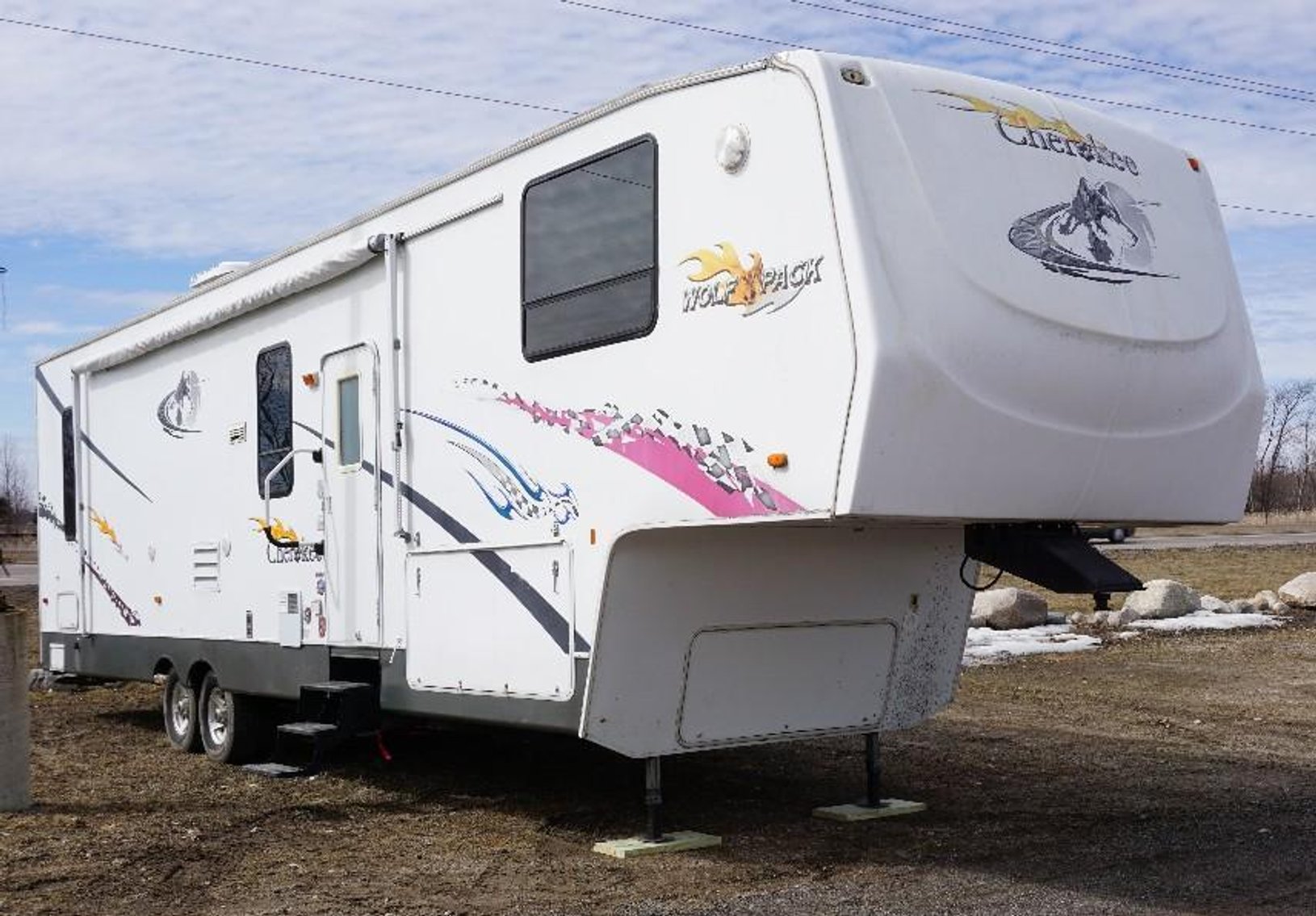 2006 38' 5th Wheel Cherokee Wolfpack 385WP Camper/Toy Hauler