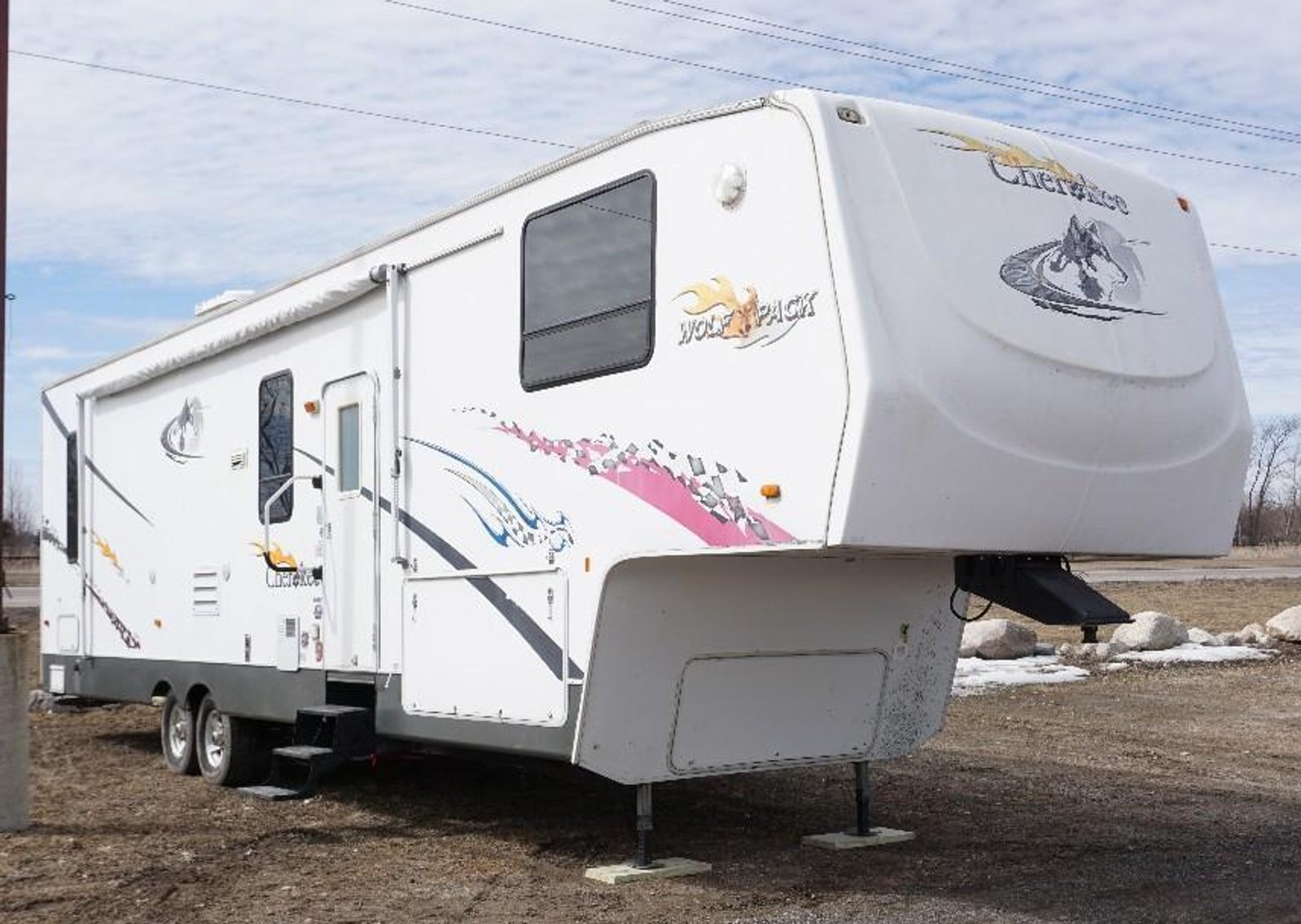 2006 38' 5th Wheel Cherokee Wolfpack 385WP Camper/Toy Hauler