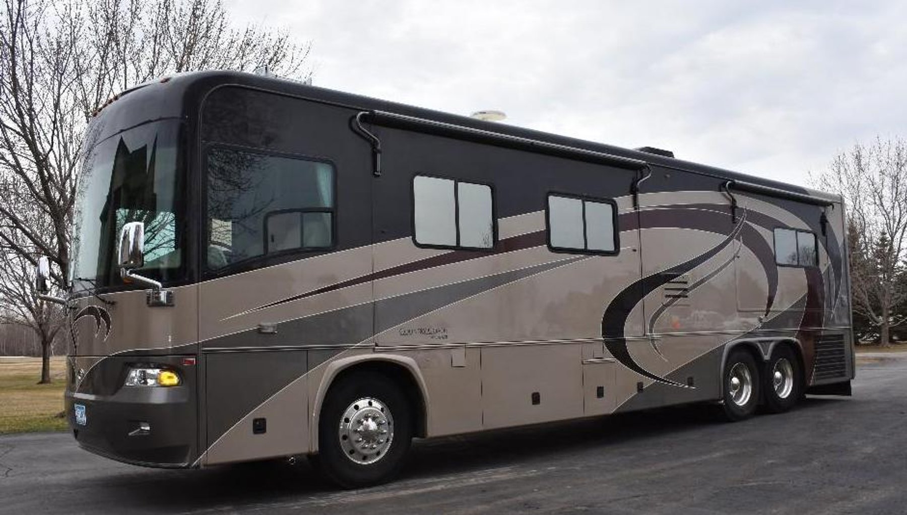 2005 Country Coach Allure 40' Motorhome