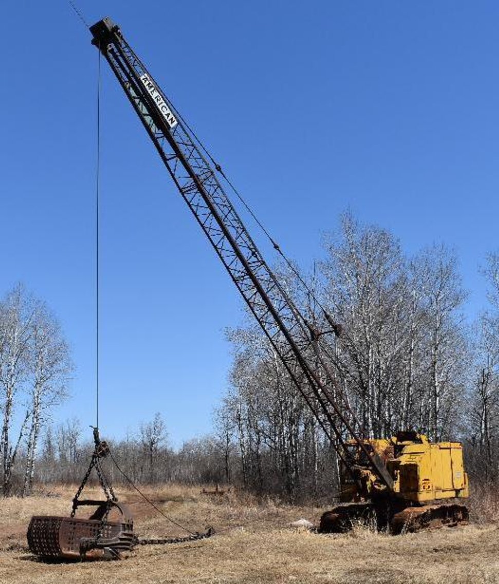 Excavating, Gravel Pit, AG Equipment: Volvo Off Road Dump Truck, Ford Dump Truck, Powerscreen, Cat 950 Loader