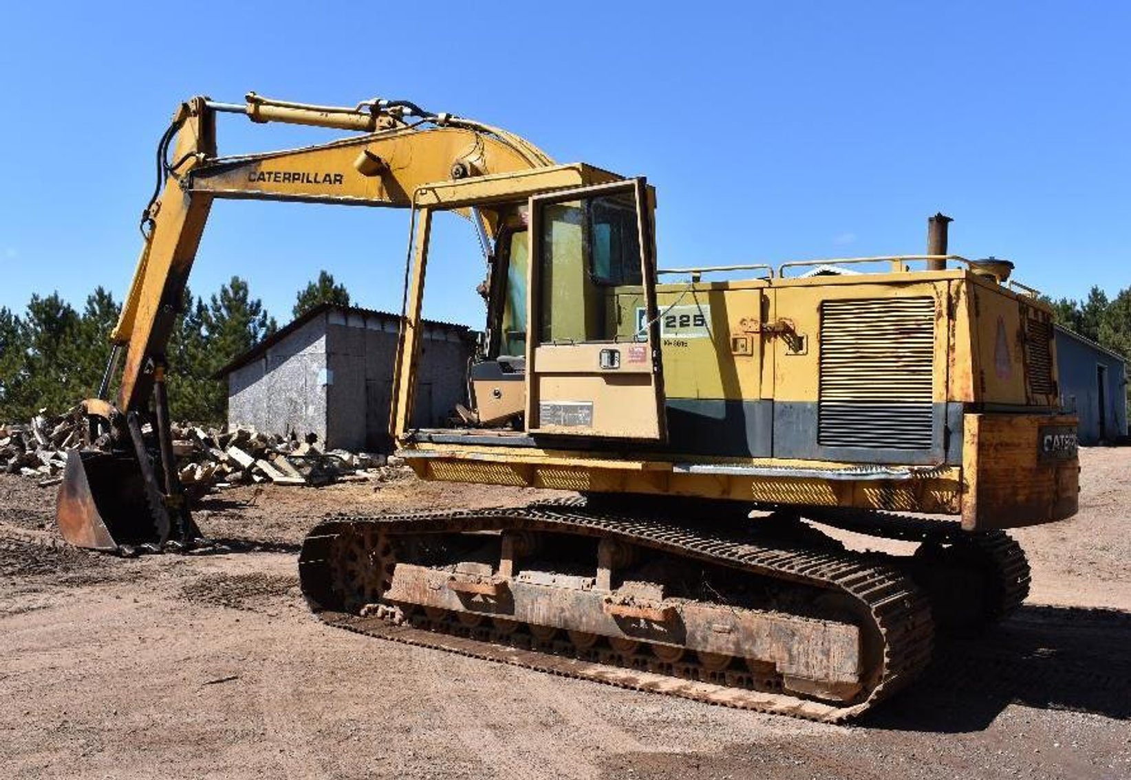 Cat 225 Excavator