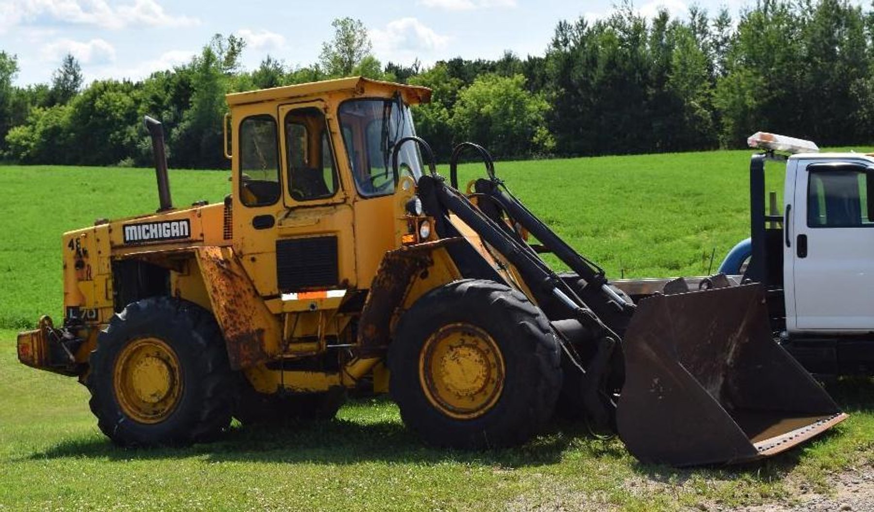 Michigan L70 Front Loader