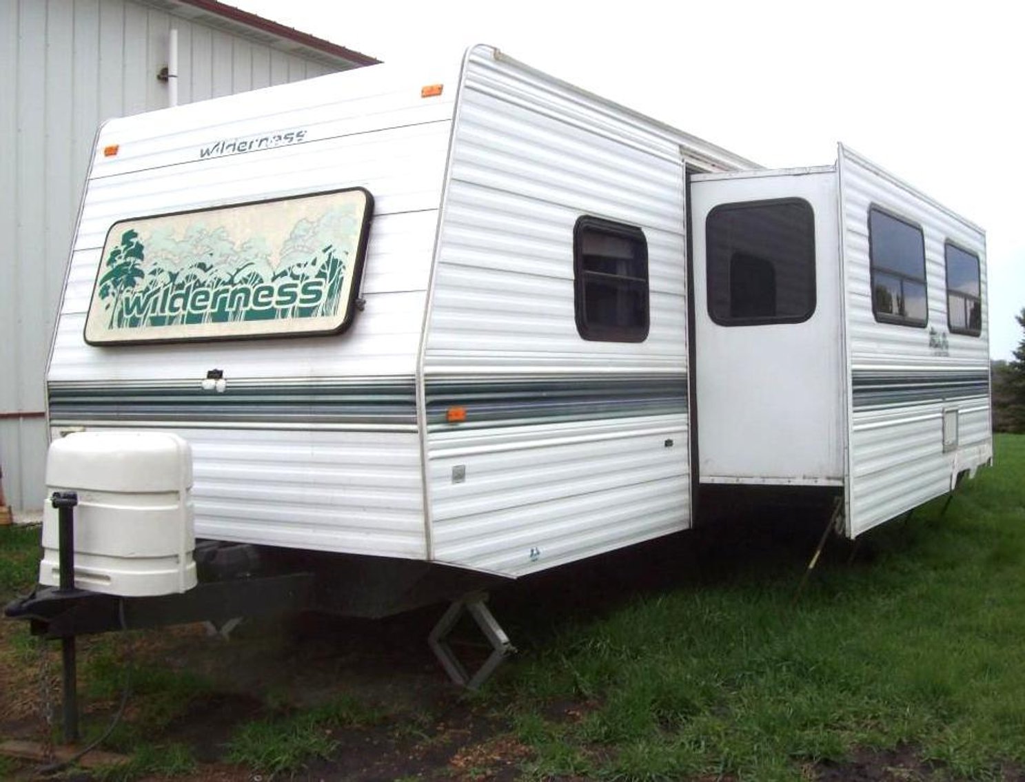 1995 Wilderness 35' Travel Trailer