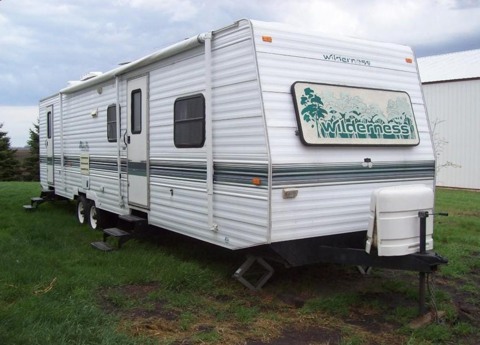 1995 Wilderness 35' Travel Trailer