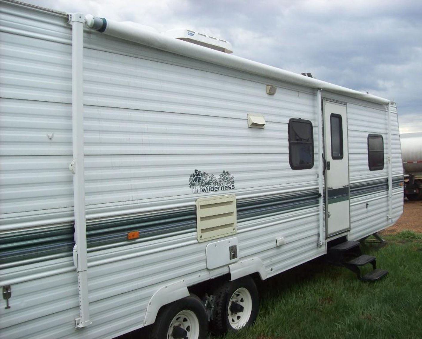 1995 Wilderness 35' Travel Trailer