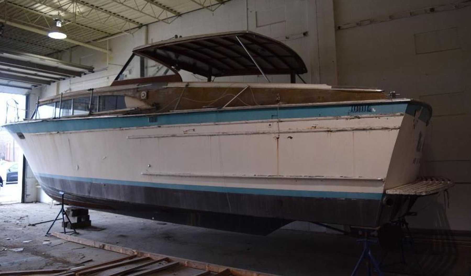 1957 Chris Craft The Roamer 35' Boat