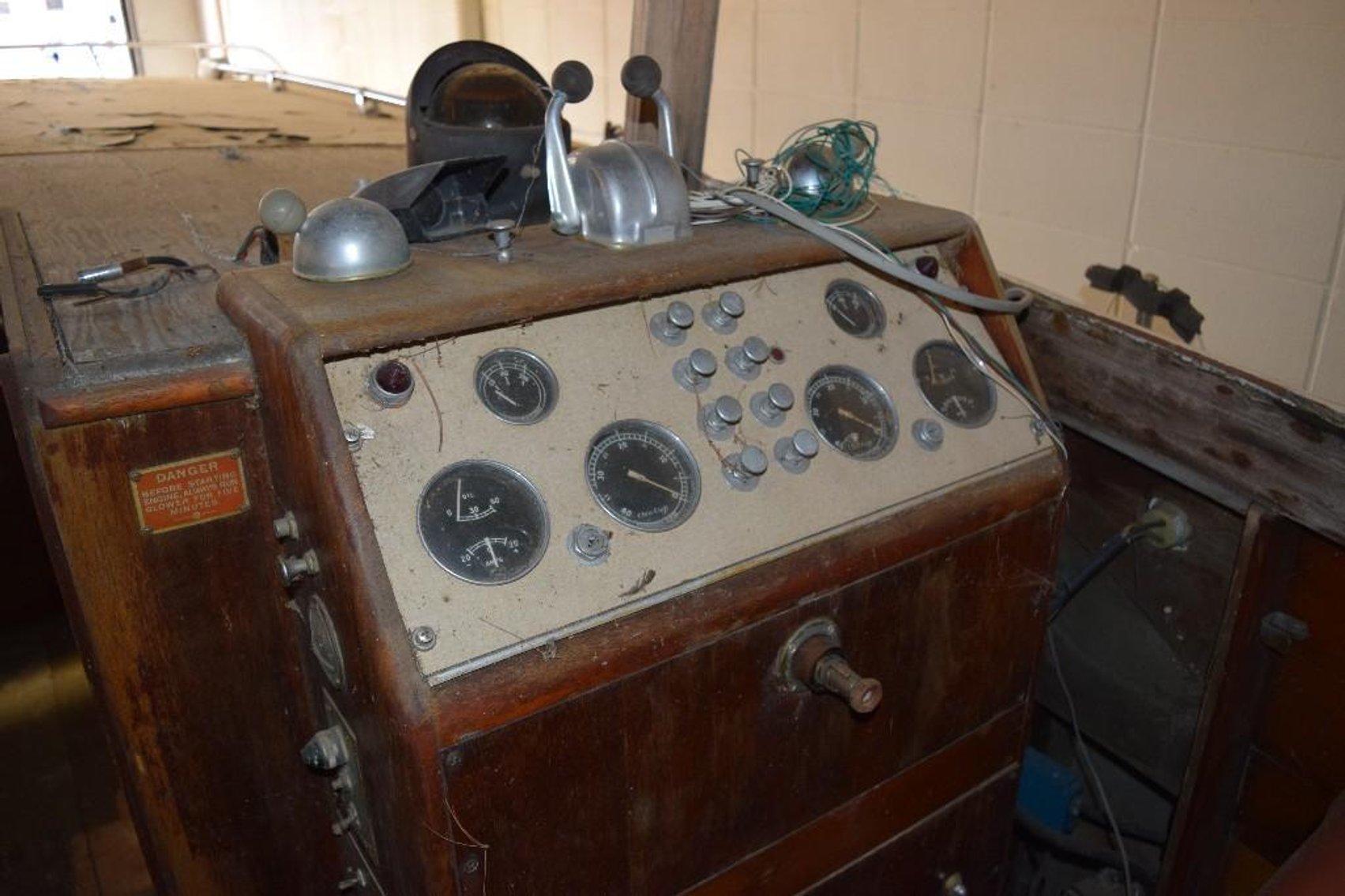 1957 Chris Craft The Roamer 35' Boat