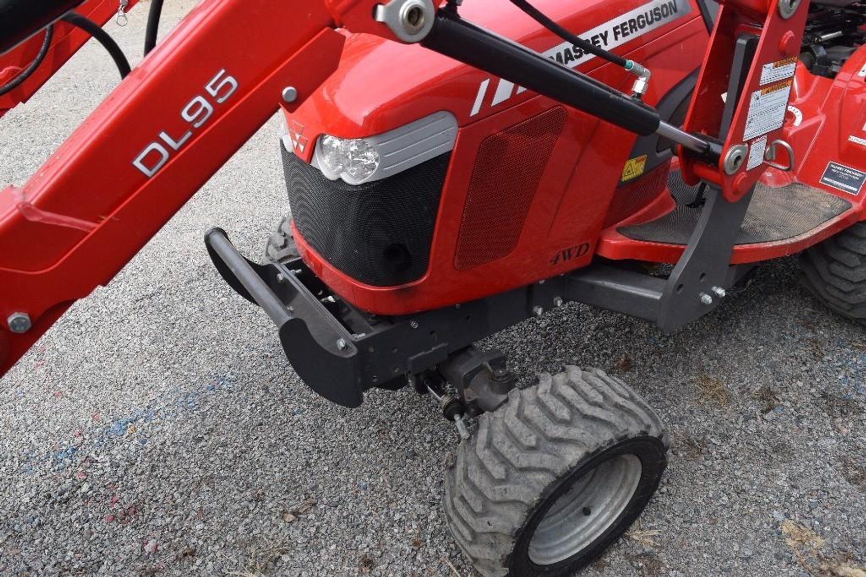 2015 Massey Ferguson GC 1710 TLB