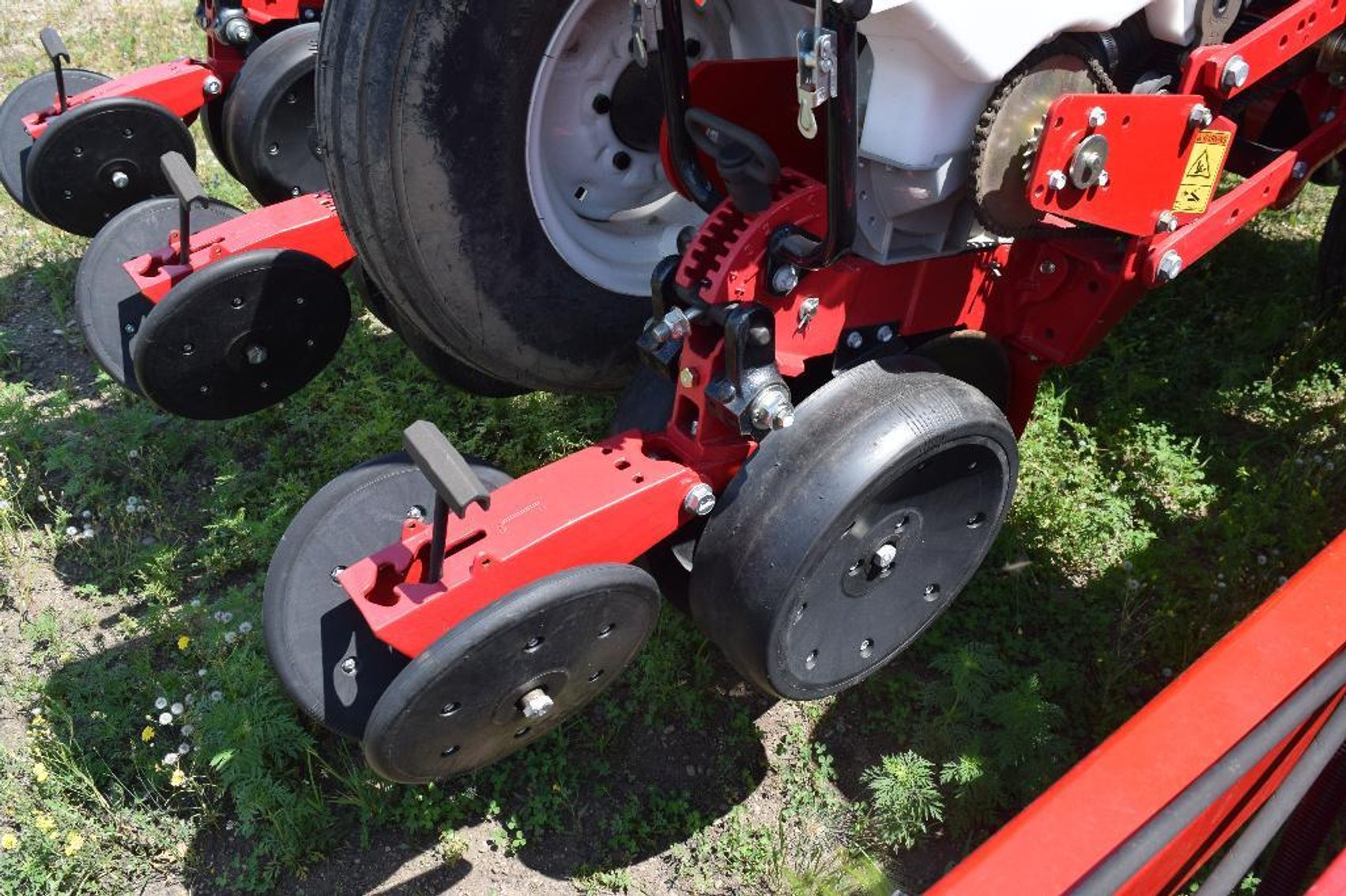 New 2015 White 9222 12 Row Planter