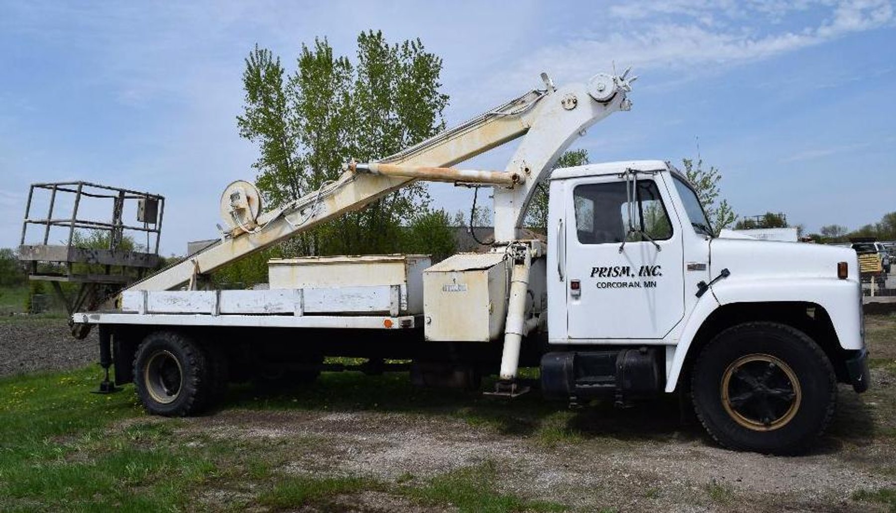 1987 International S1900 Boom Truck