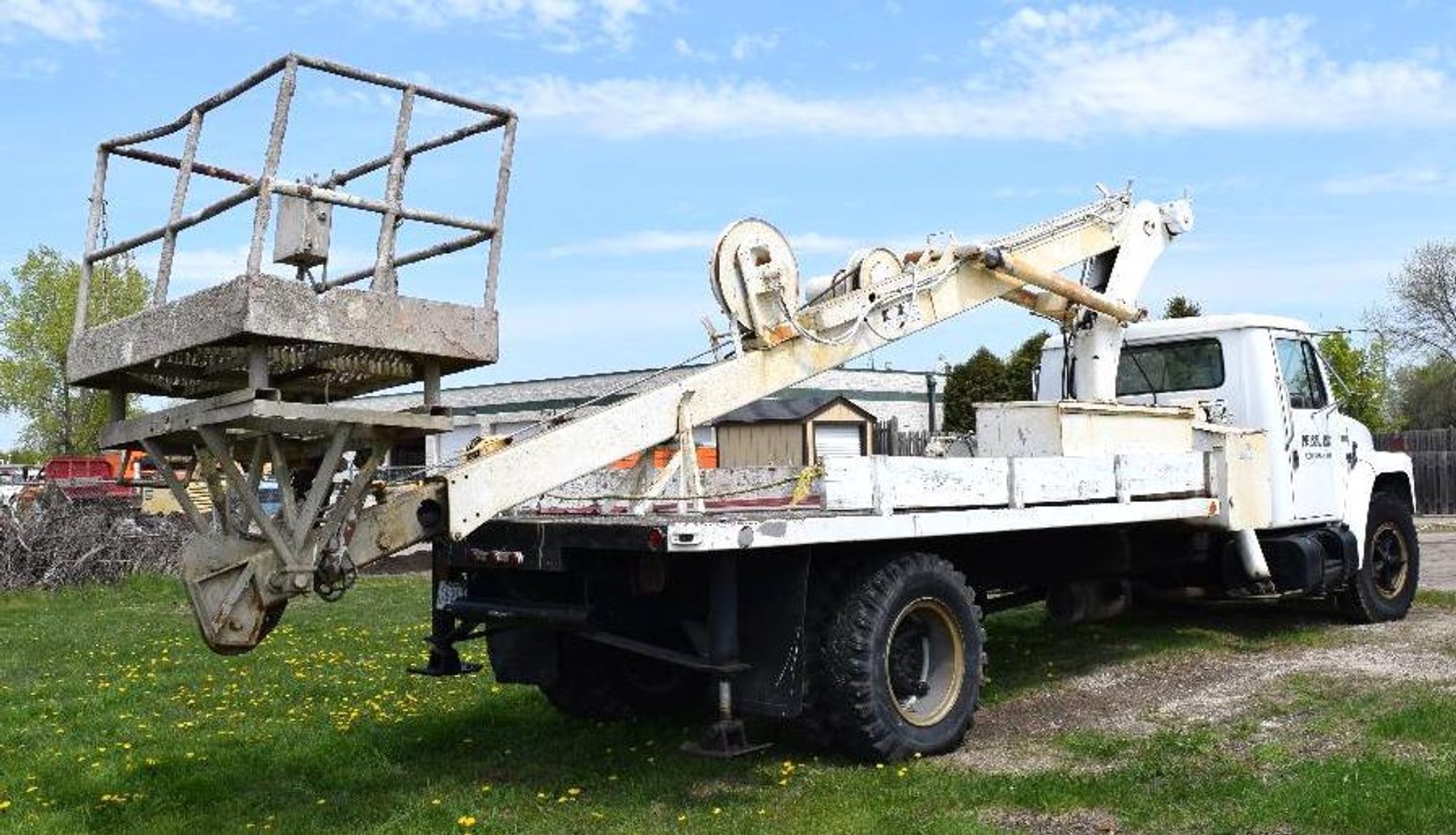 1987 International S1900 Boom Truck