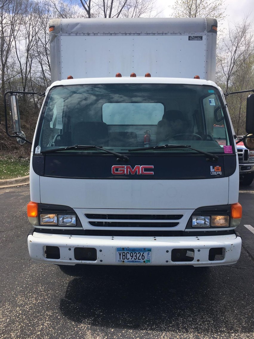 2003 Ford F-350 XLT Super Duty & 2003 GMC W3500 Box Truck