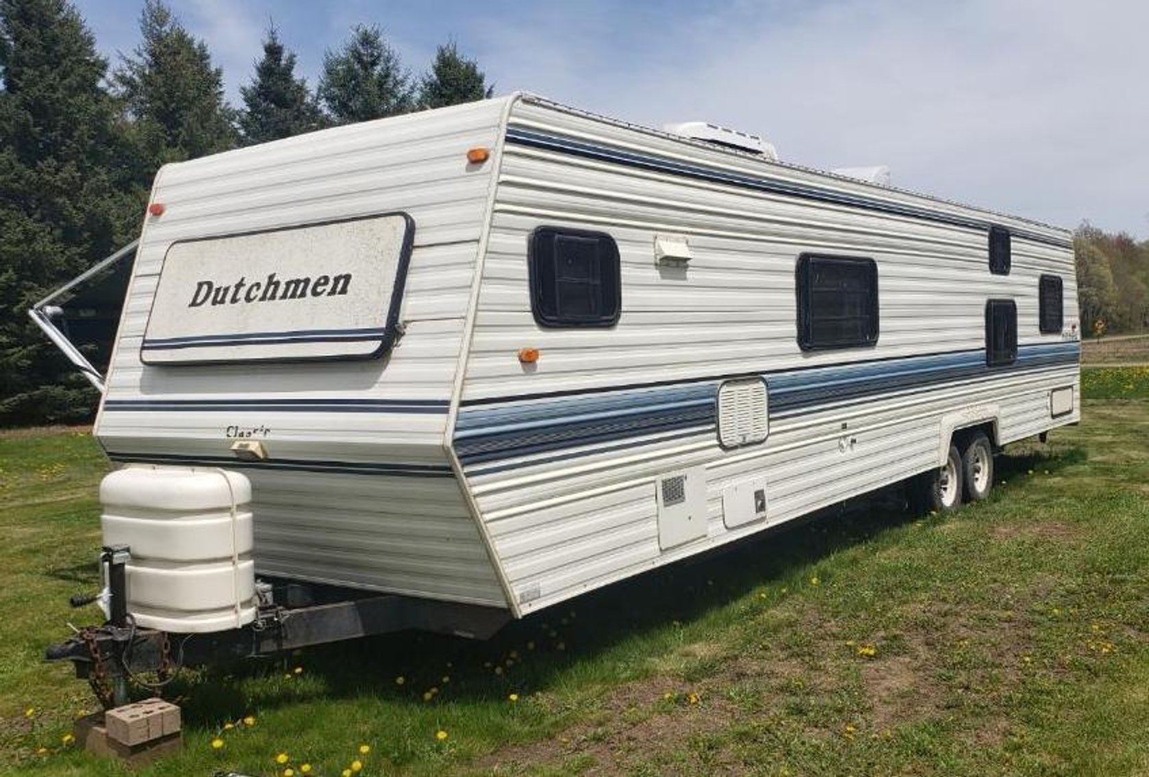 1993 Dutchmen 350 33' Classic Travel Trailer