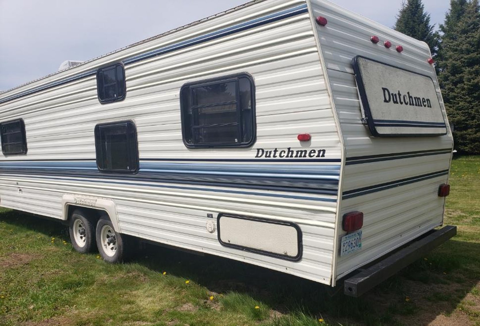 1993 Dutchmen 350 33' Classic Travel Trailer