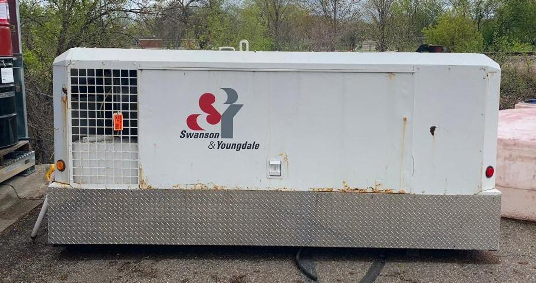 1998 International 4700 4X2, Ingersoll Rand Air Compressor, Generac Generator & Surface Grinder