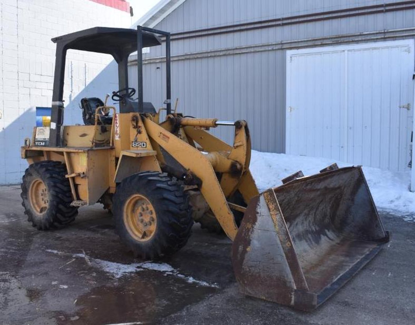 TCM 820-2 Articulating Loader