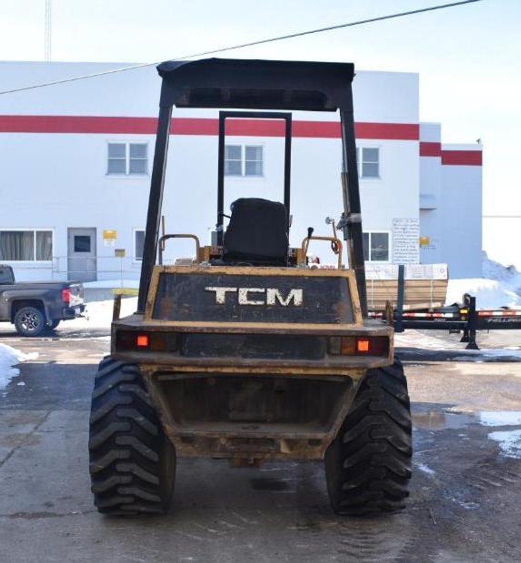 TCM 820-2 Articulating Loader