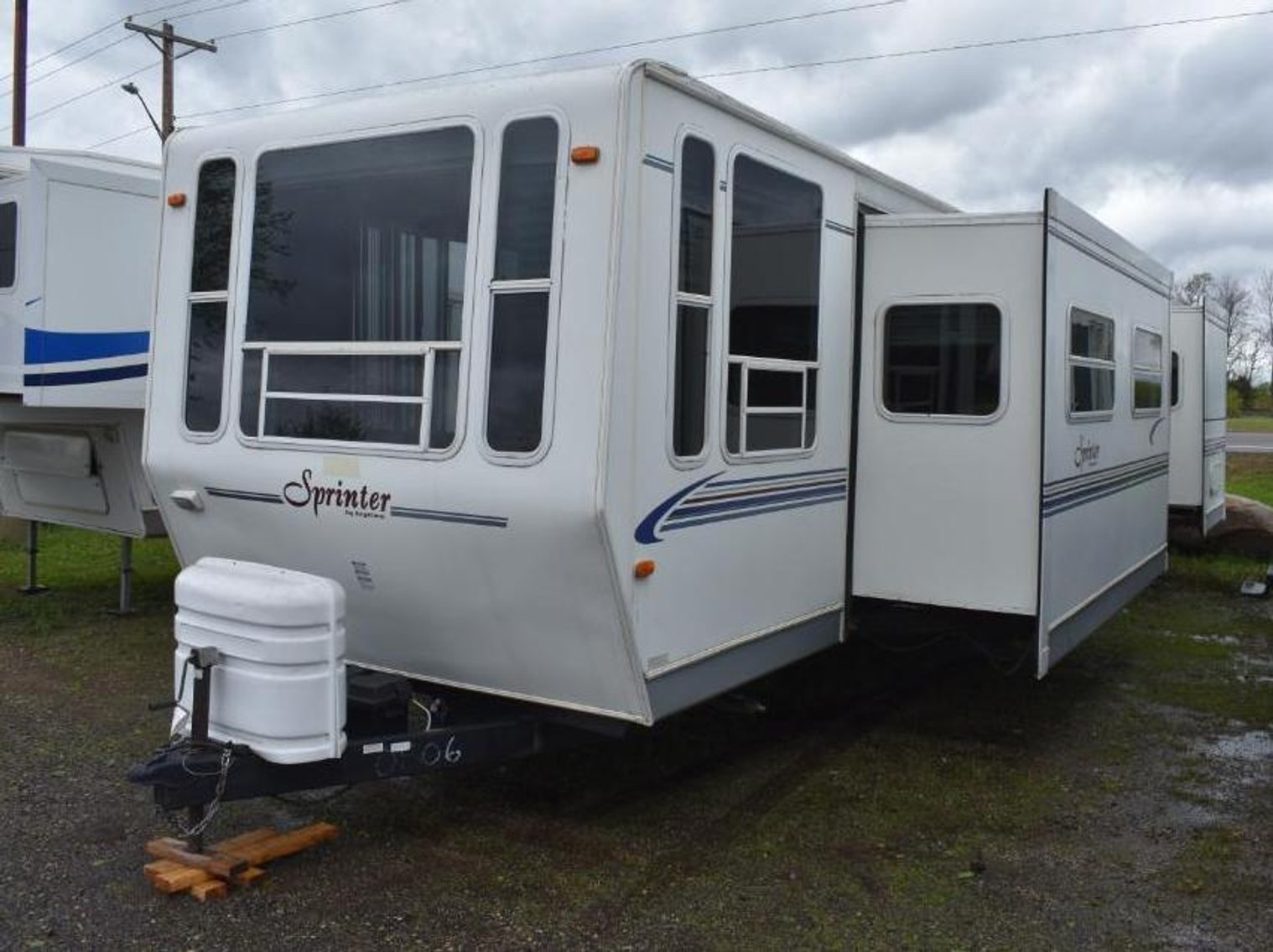 (14) Units: (6) 5th Wheels, (7) Travel Trailers and (1) Motorhome