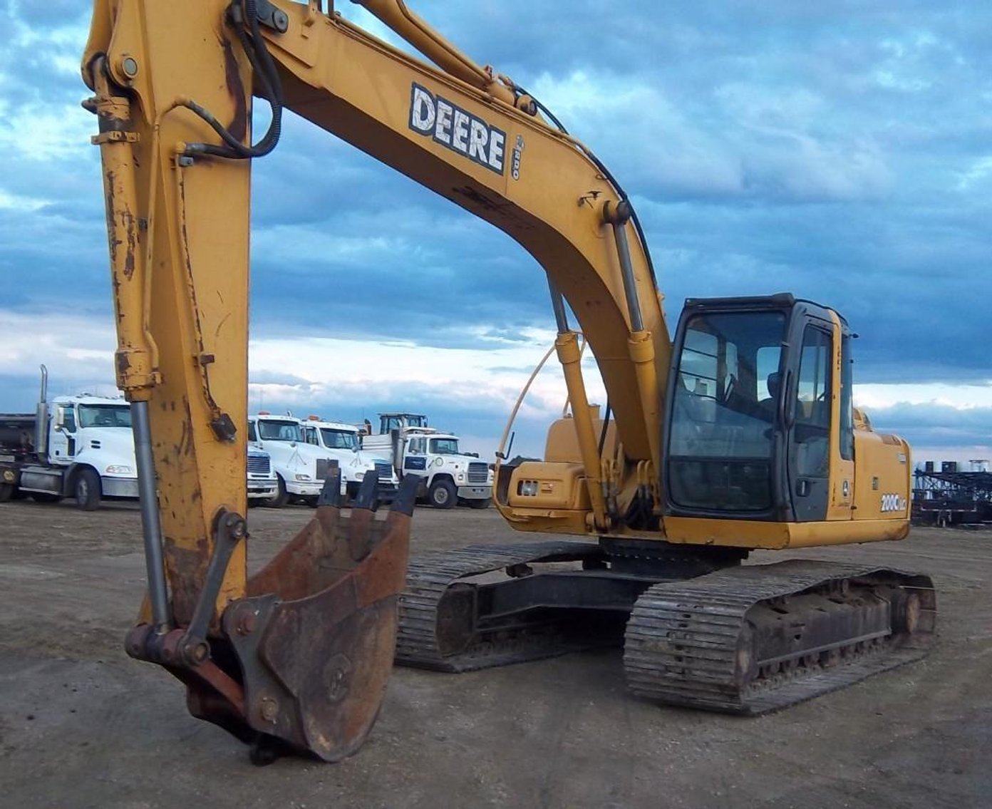 Construction Equipment: Excavators, Dozer, Trucks, Packers & More