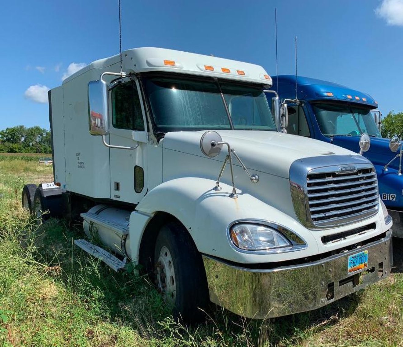 (10) Freightliner Semis