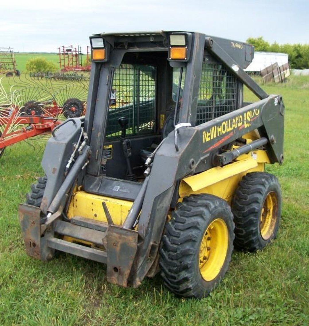 Farm Machinery: John Deere 9500 Combine, John Deere Flex Head and Corn Head, 2002 New Holland LS 170 & Attachments