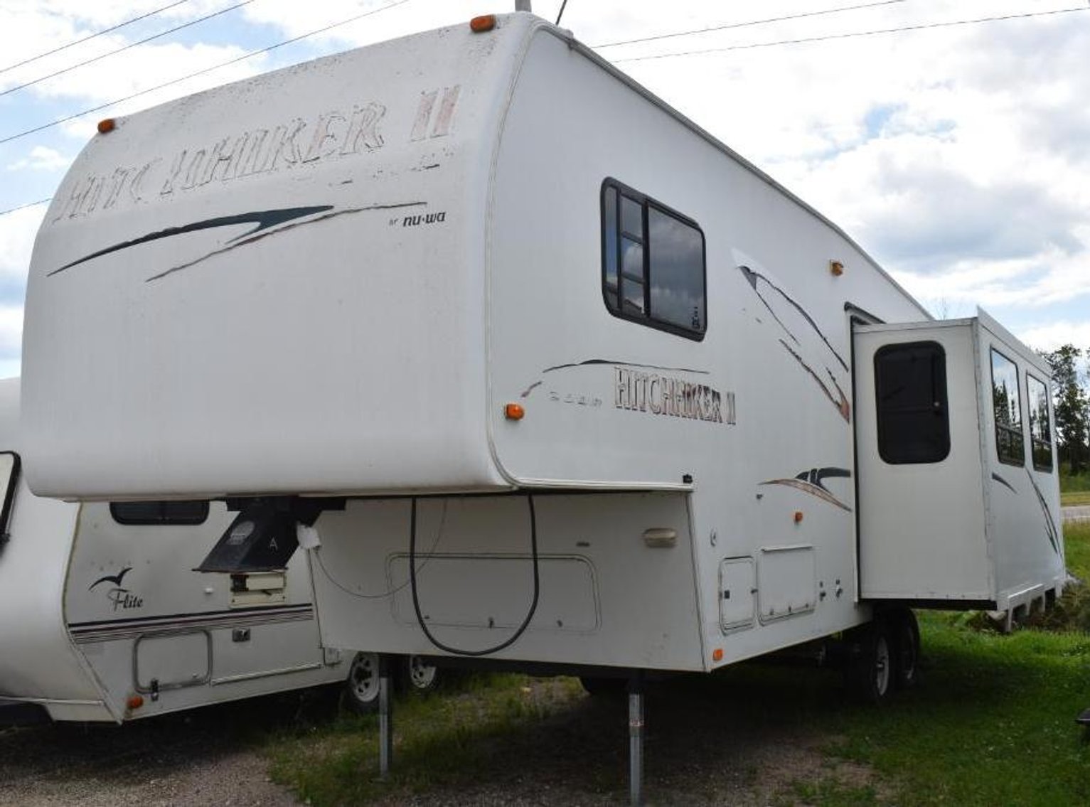 (18) Units: Motorhomes, Travel Trailers & 5th Wheels