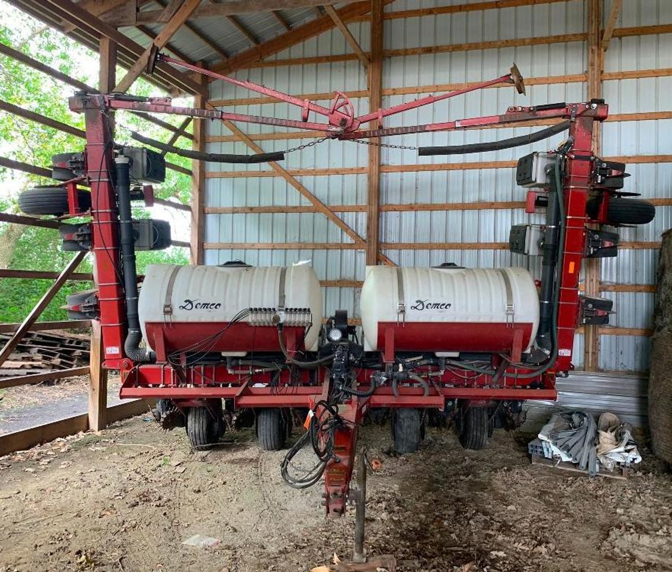 Agco White 6122 12-Row Planter, New Bucket, Fenders & Dual Tractor Tires