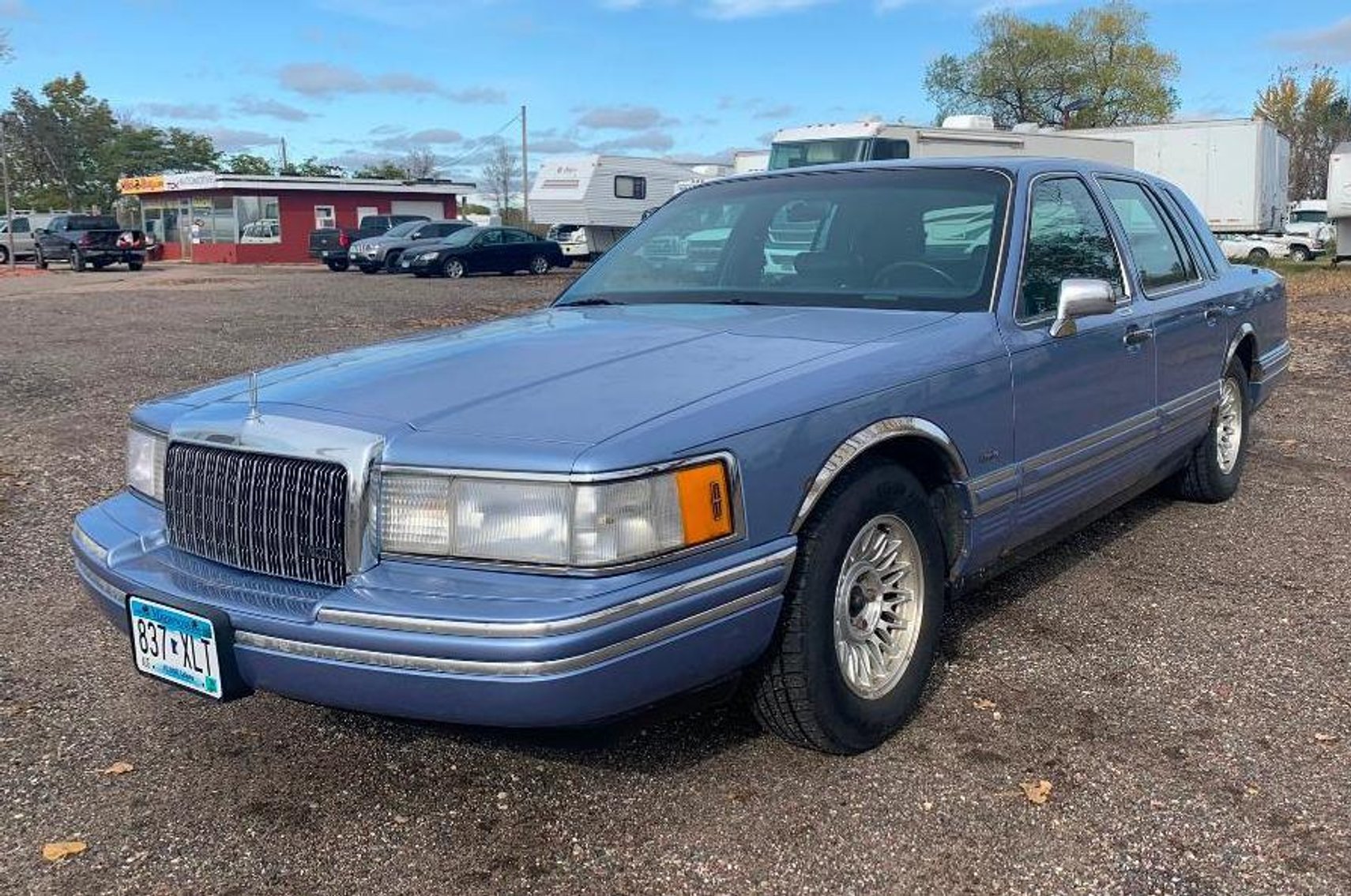 1994 Lincoln Town Car & 2002 Ultra Supreme By Gulf Stream 32’ Coach