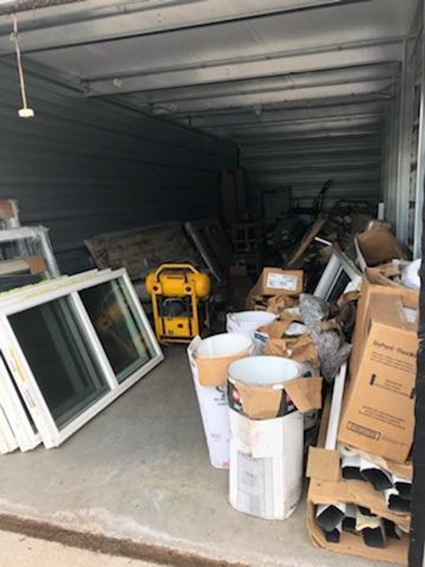 Storage Unit Auction: (11) Units