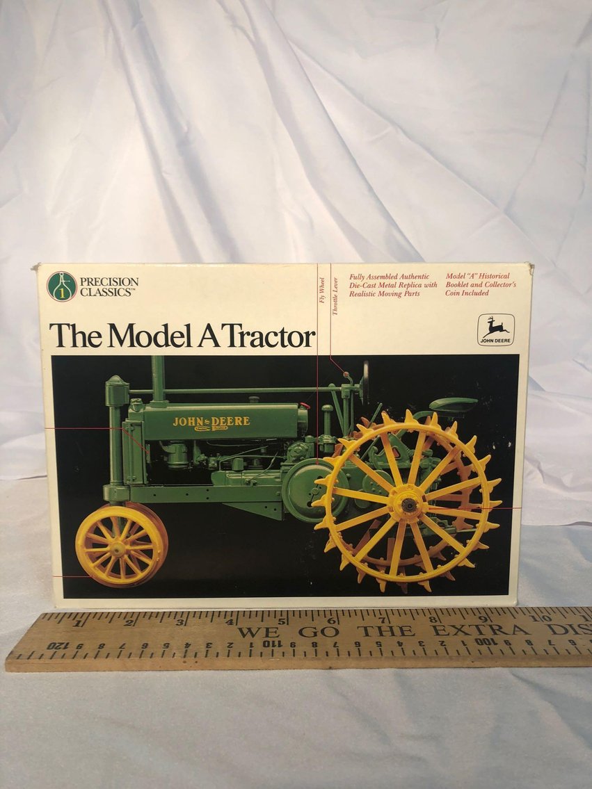 Precision John Deere Collectible Set, Tools and Household Items