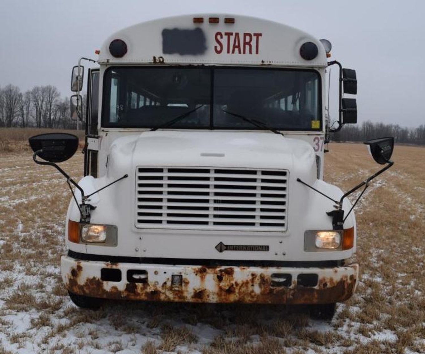 2009 Freightliner Thomas Bus & 1998 International Navistar Bus