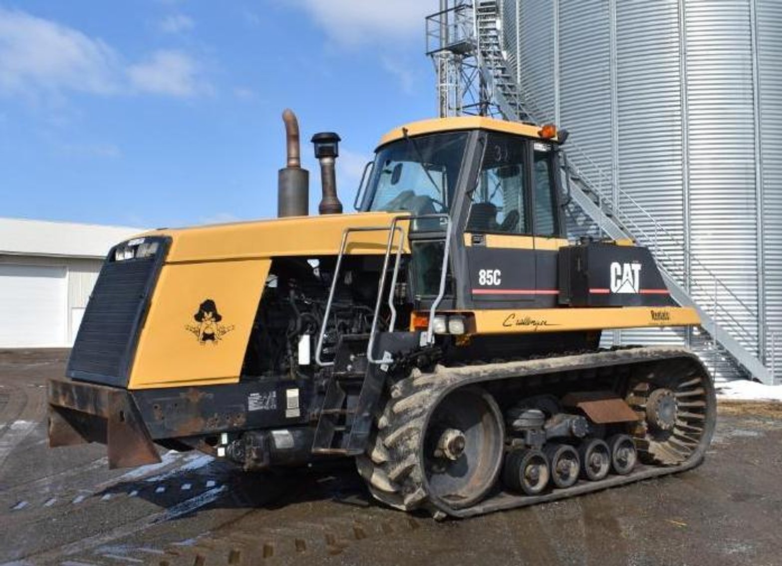 Cat 85C Challenger & 2010 Kenworth T660 Tractor