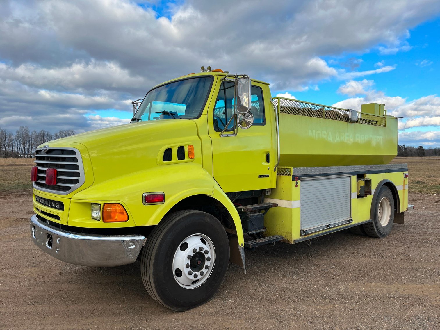 2001 Sterling 2,000 Gallon Steel Tank Water Truck