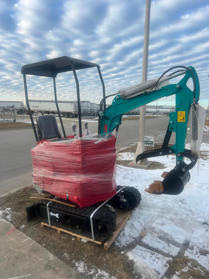 2014 Chevy Silverado 1500, Skid Steer Attachments, NEW AGT Industrial QH12 Mini Excavator