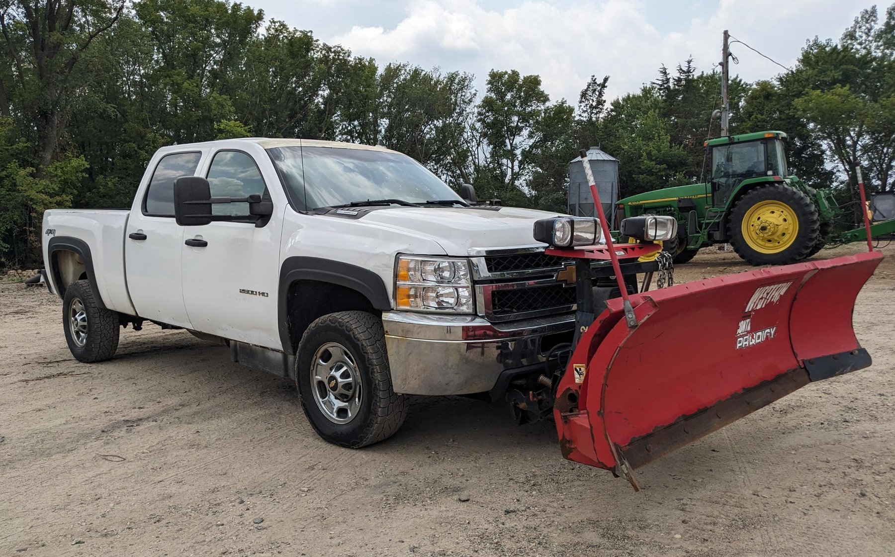 2013 Chevrolet 2500 HD 4X4 Truck With 10' Western Plow