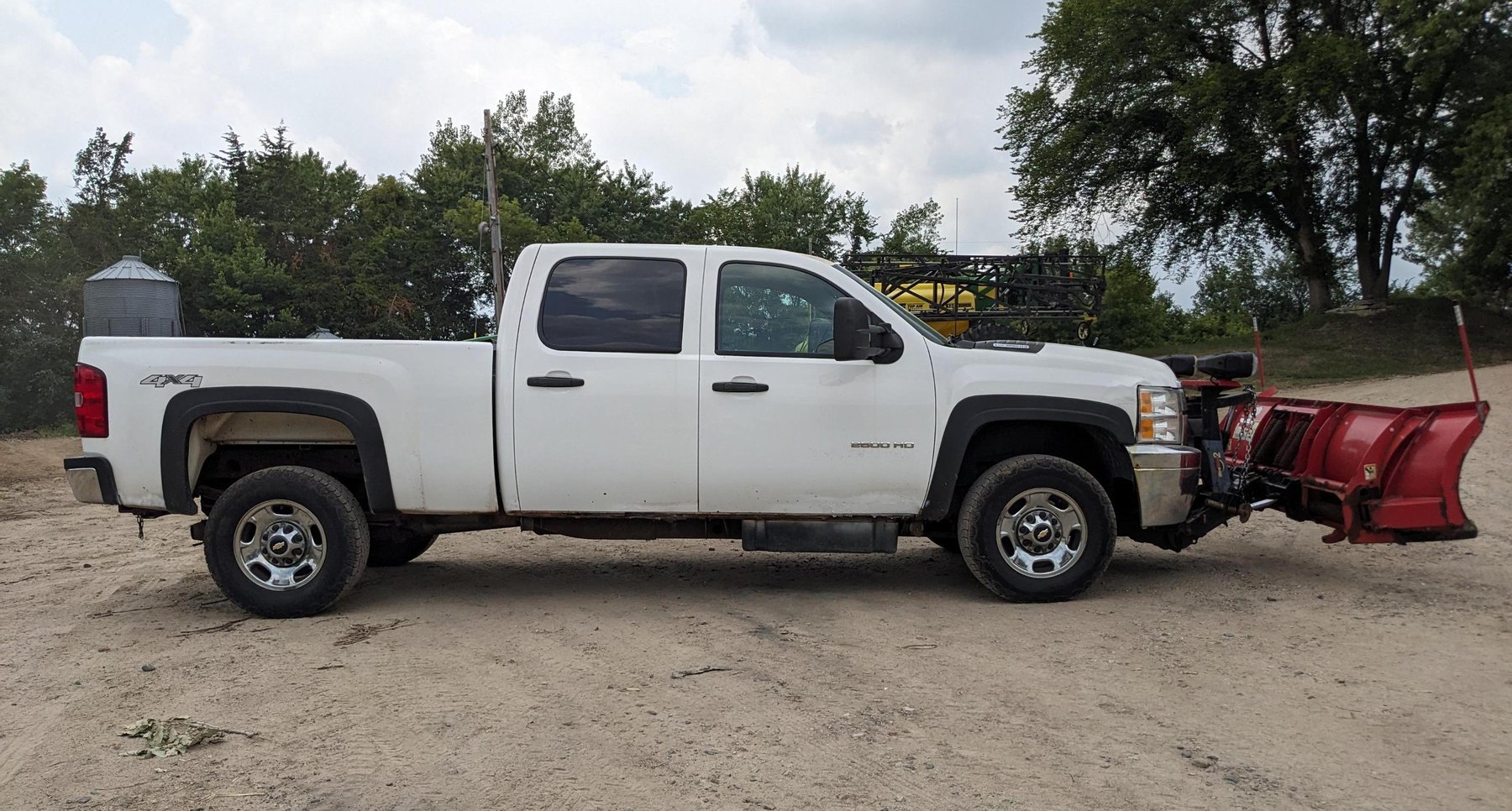 2013 Chevrolet 2500 HD 4X4 Truck With 10' Western Plow