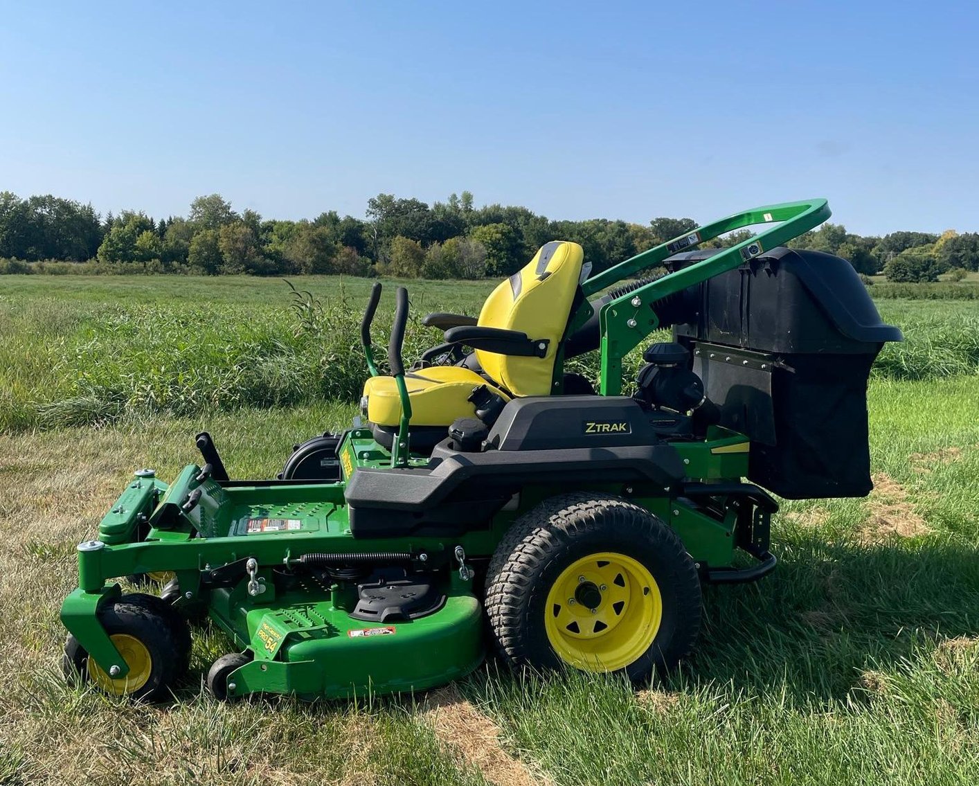 John Deere Z740R Zero Turn Lawn Mower With Bagging System