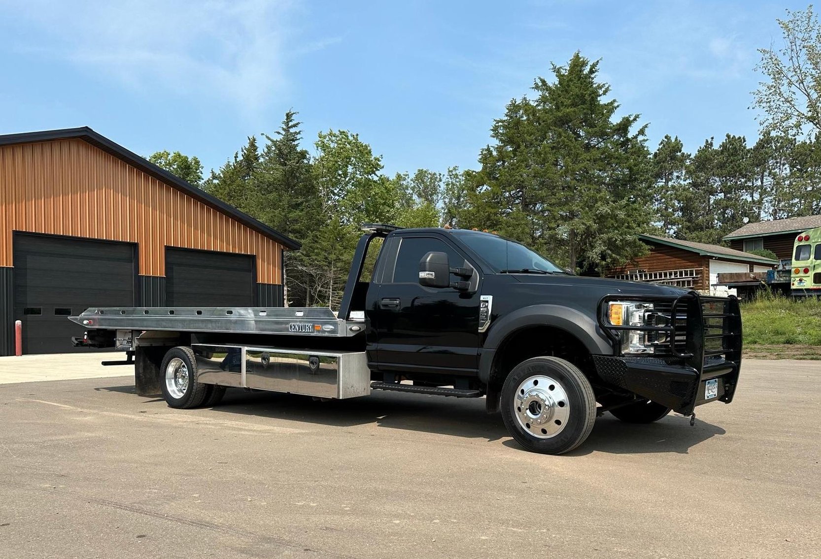 2017 Ford F-550 XLT With Century Aluminum Rollback Aut-Grip Wheel Lift