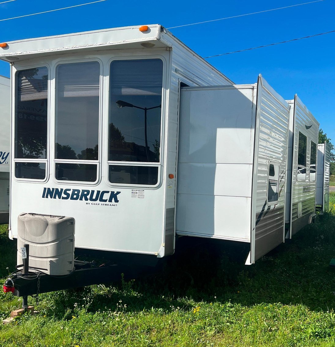 14 Campers: 10 Travel Trailers & (3) 5th Wheels