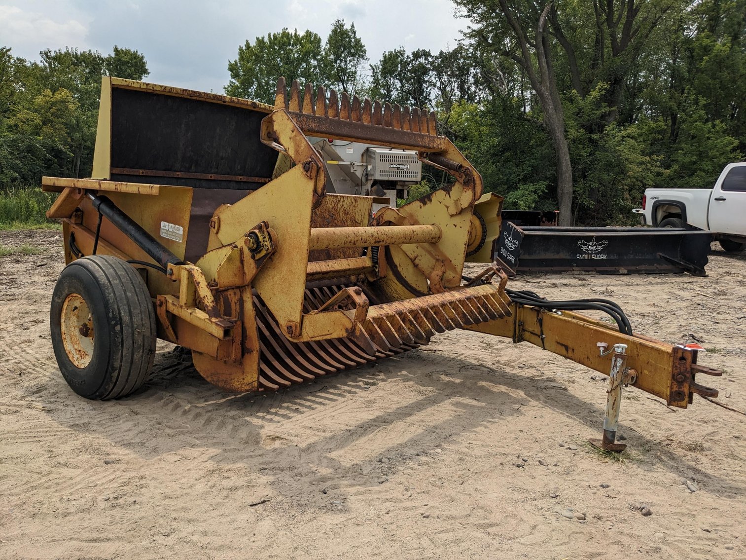 Farm Machinery, 2013 Chevrolet 2500 Plow Truck, Snow Care Equipment