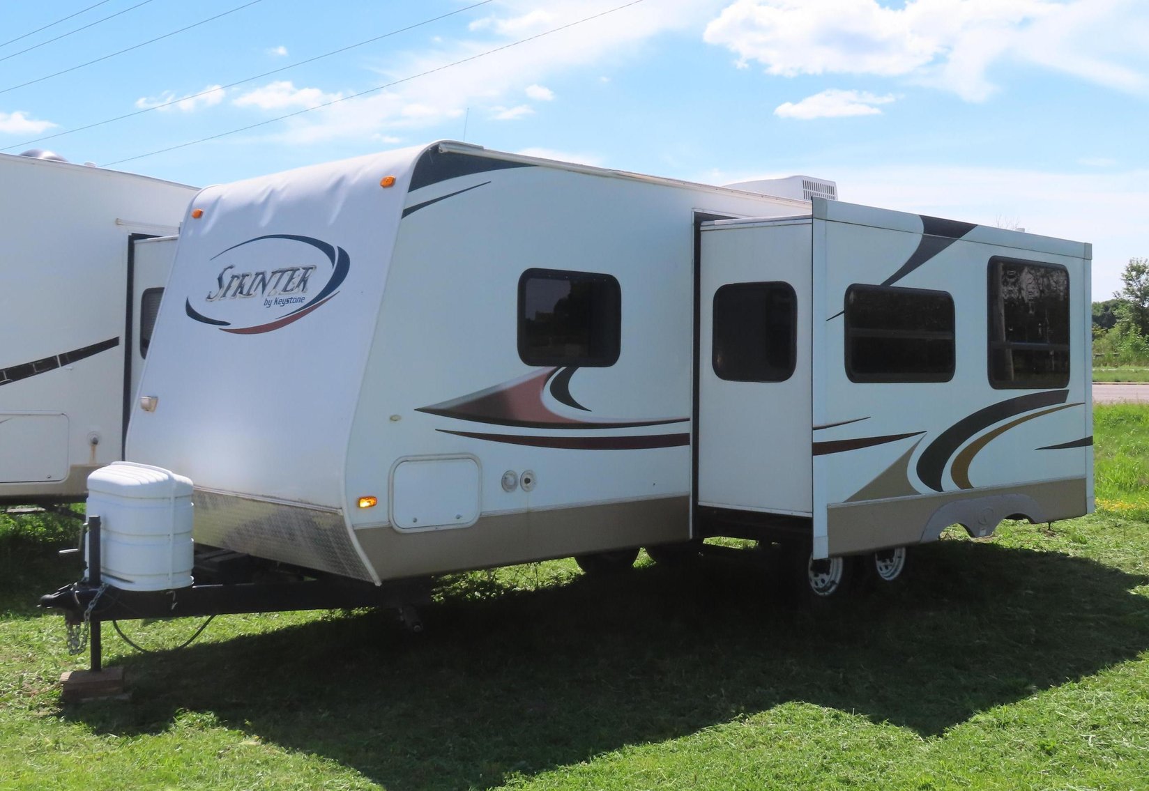 21 Campers: (8) 5th Wheel & (13) Travel Trailers