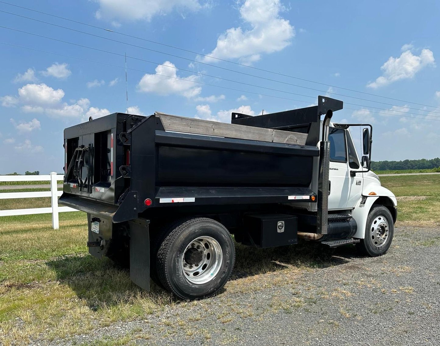 2003 International 4400 SBA 4X2 Dump Truck