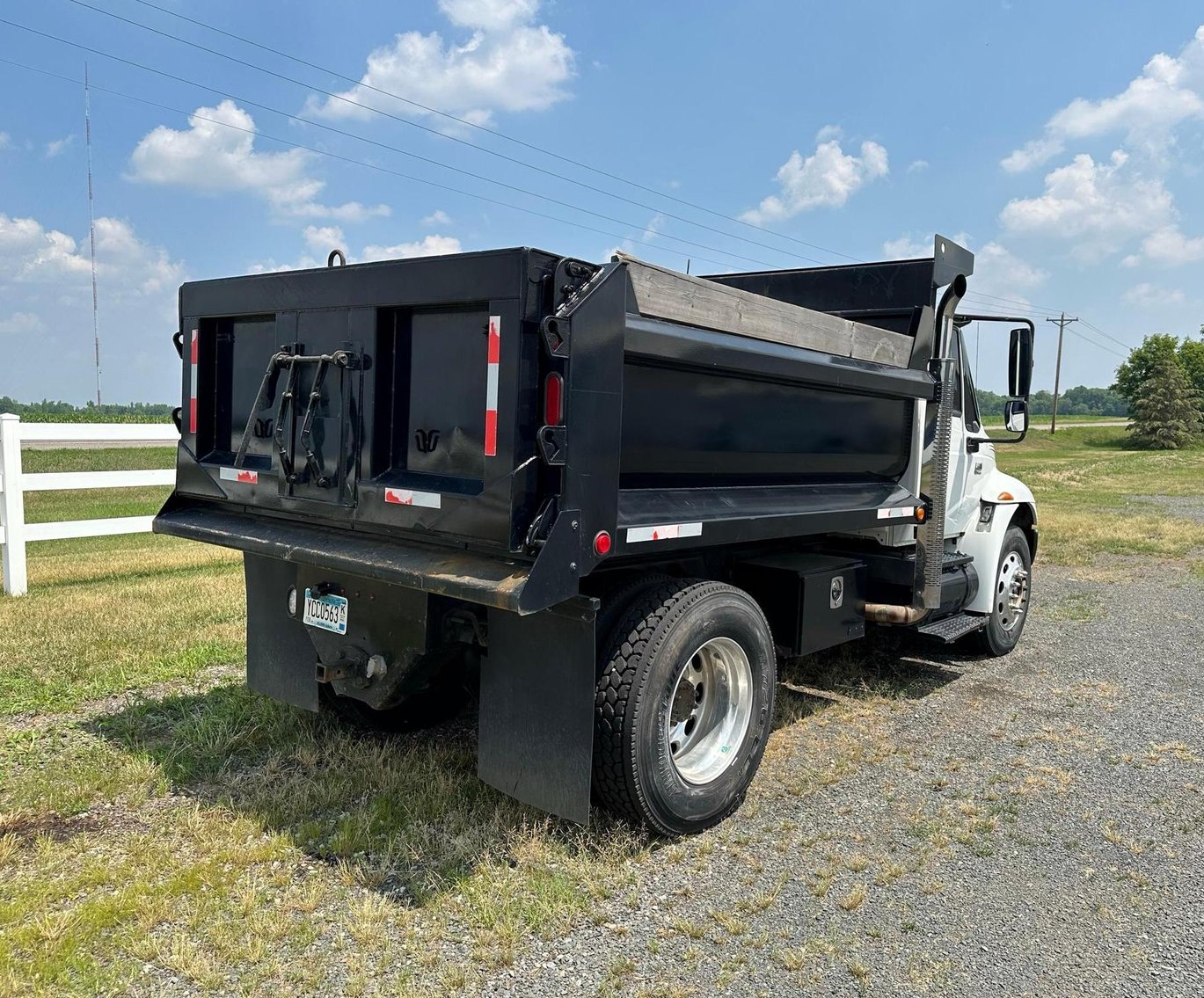 2003 International 4400 SBA 4X2 Dump Truck